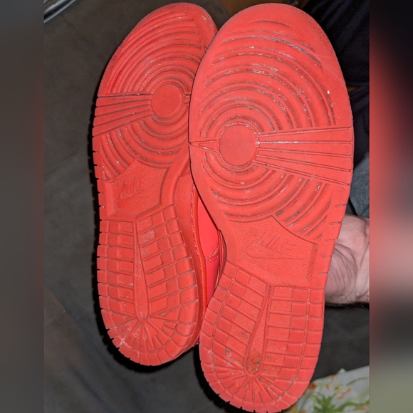 Youth Nike Dunks, Triple 'Track Red' - Picture 4 of 5